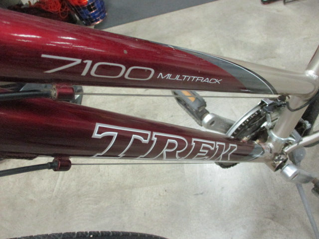 Load image into Gallery viewer, Used Trek Multitrack 7100 700C 21 Speed Bicycle
