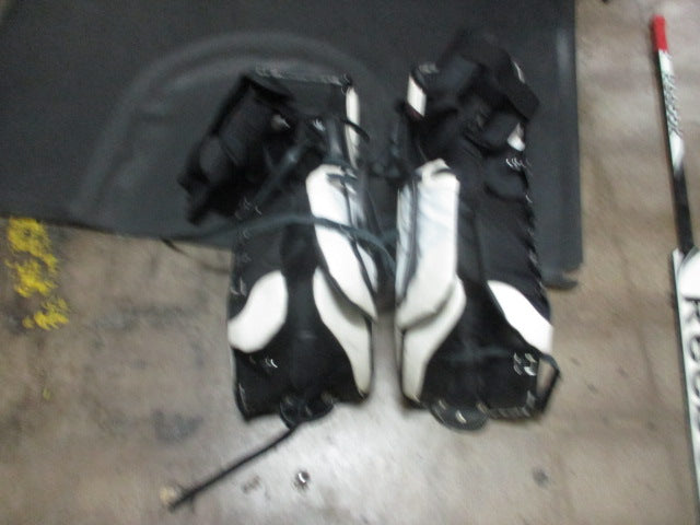 Load image into Gallery viewer, Used Reebok 7000SR  32+1 Goalie Pads
