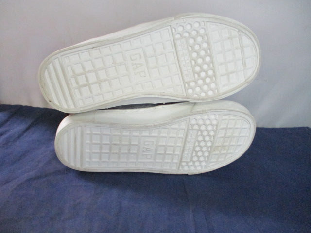 Load image into Gallery viewer, Used GAP Sherpa &amp; Corduroy Sneakers Youth Size 1
