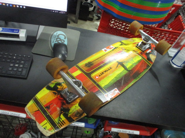 Load image into Gallery viewer, Used Airwalk 29.5&quot; Cruiser Board (Tail Is chipped)
