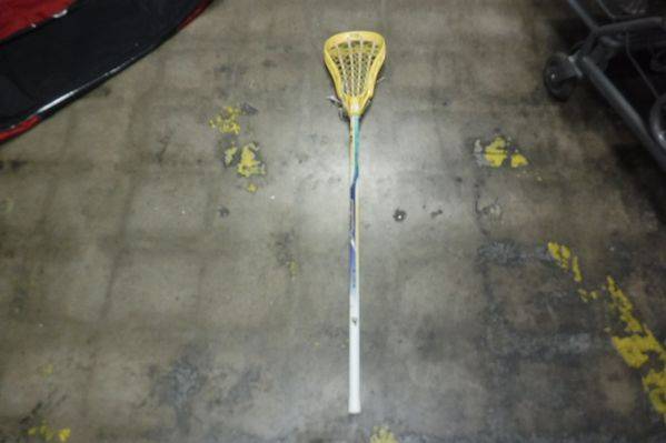 Load image into Gallery viewer, Used STX Al600 Women&#39;s Complete Lacrosse Stick

