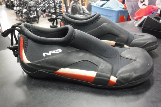 Used NRS Kinetic Size 7 Water Shoes