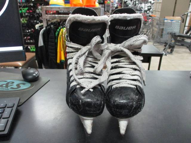 Load image into Gallery viewer, Used Bauer Supreme 140 Hockey Skates Size 2
