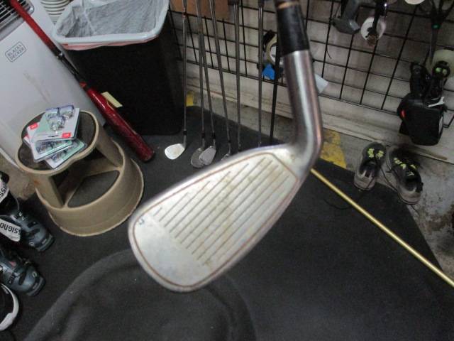 Load image into Gallery viewer, Used Clevland Quadpro Launch iron Driving Iron 21 deg
